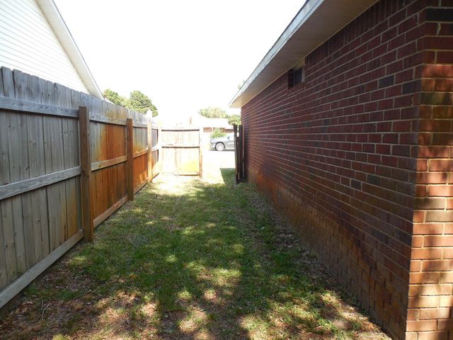 2095 Jessica Way, Navarre, FL 32566