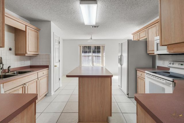 2095 Jessica Way, Navarre, FL 32566