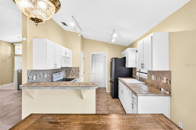232 KINGS POND AVENUE, Winter Haven, FL 33880