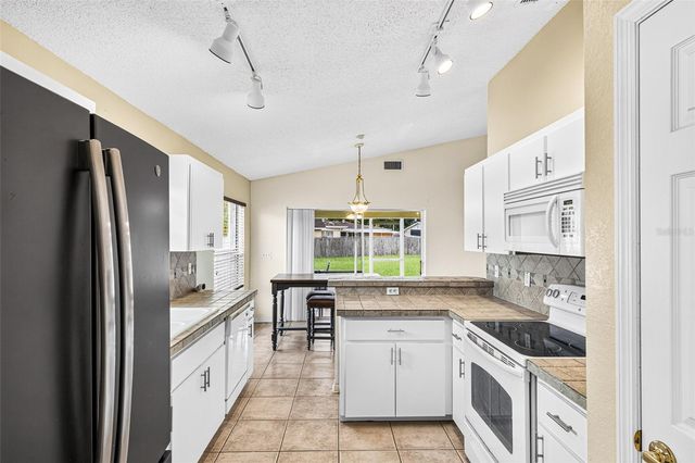 232 KINGS POND AVENUE, Winter Haven, FL 33880