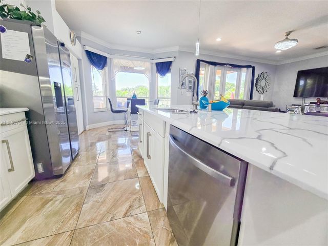 6600 NW 56th Dr, Coral Springs, FL 33067