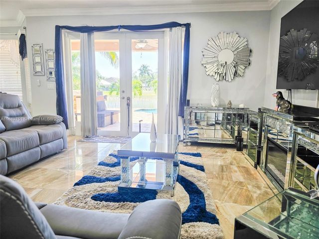 6600 NW 56th Dr, Coral Springs, FL 33067