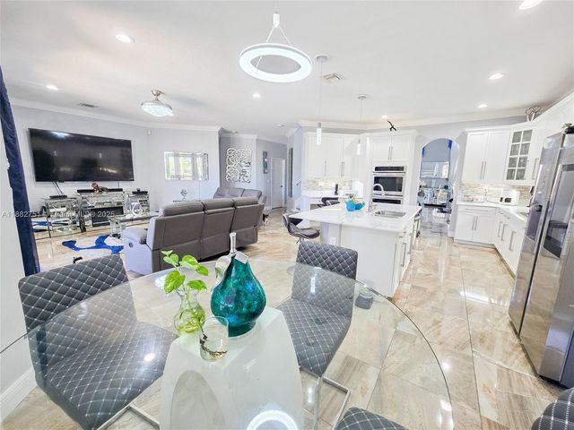 6600 NW 56th Dr, Coral Springs, FL 33067