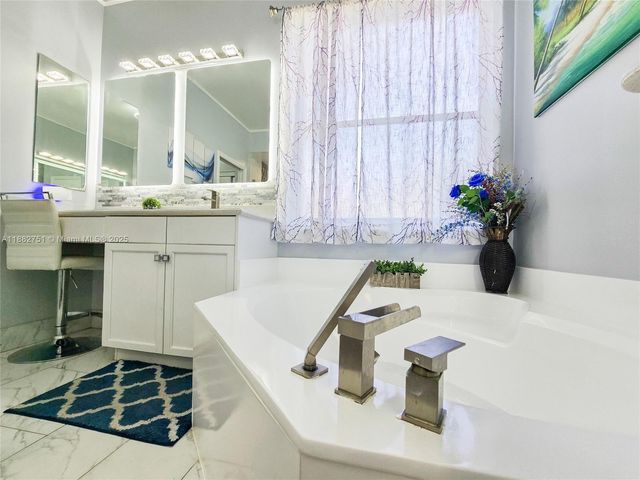 6600 NW 56th Dr, Coral Springs, FL 33067