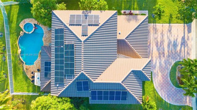 6600 NW 56th Dr, Coral Springs, FL 33067