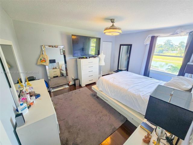 6600 NW 56th Dr, Coral Springs, FL 33067