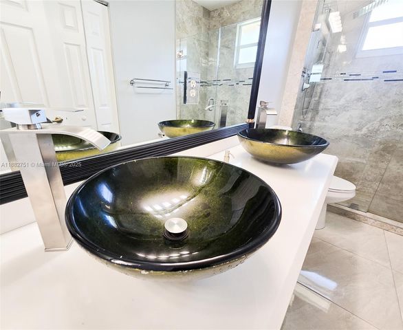 6600 NW 56th Dr, Coral Springs, FL 33067