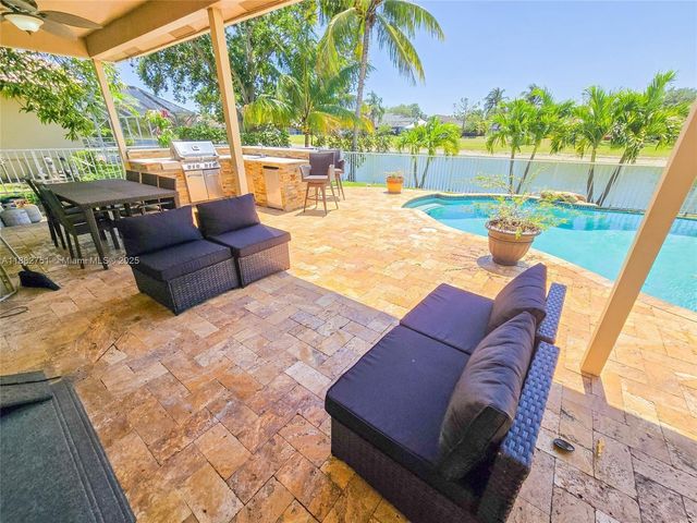 6600 NW 56th Dr, Coral Springs, FL 33067