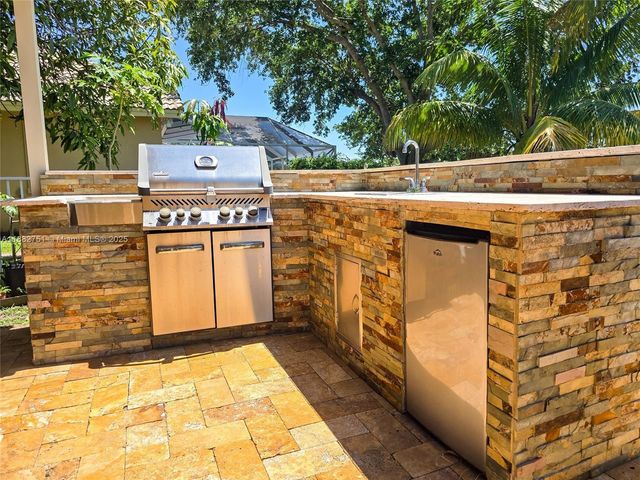 6600 NW 56th Dr, Coral Springs, FL 33067