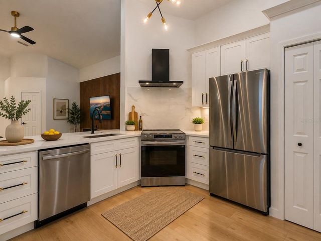 309 BAY STREET, Apopka, FL 32712