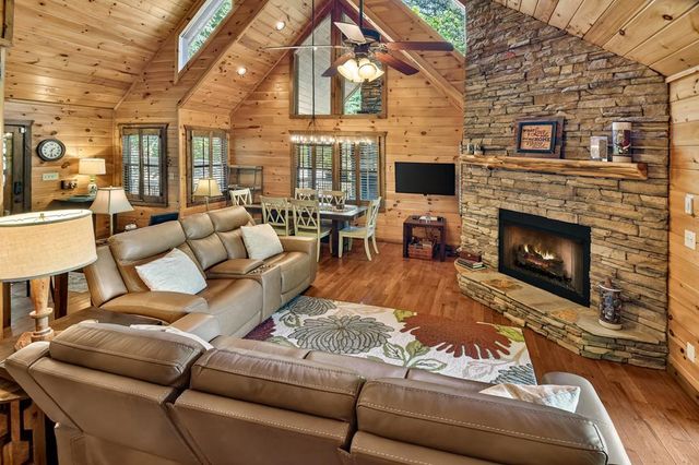 34 Dallas Lane, Blue Ridge, GA 30513