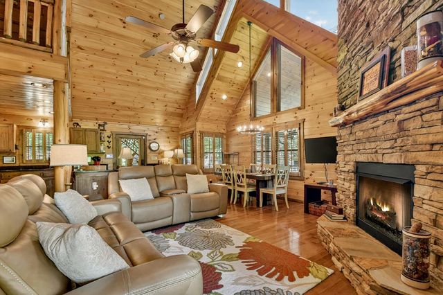 34 Dallas Lane, Blue Ridge, GA 30513