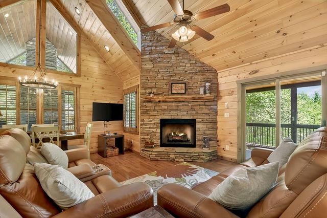 34 Dallas Lane, Blue Ridge, GA 30513