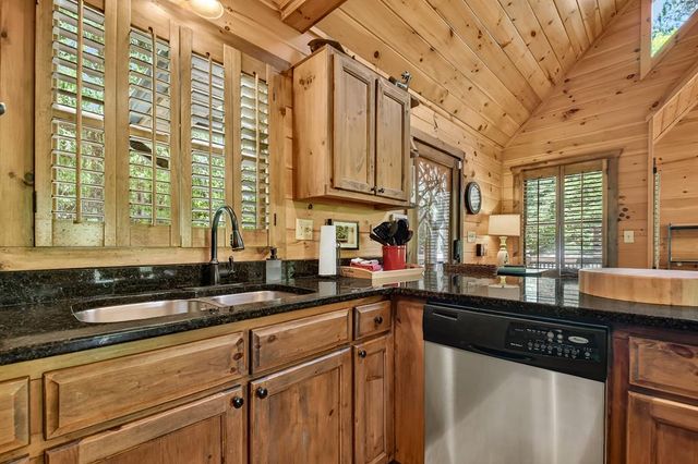 34 Dallas Lane, Blue Ridge, GA 30513