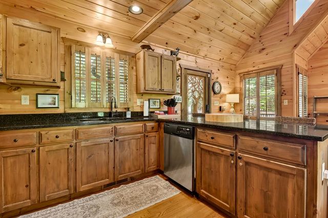 34 Dallas Lane, Blue Ridge, GA 30513