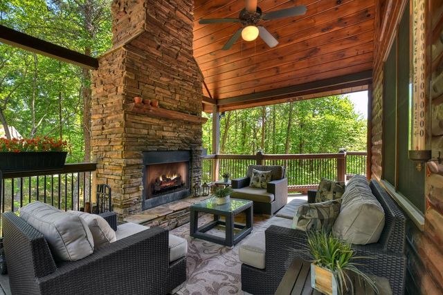 34 Dallas Lane, Blue Ridge, GA 30513
