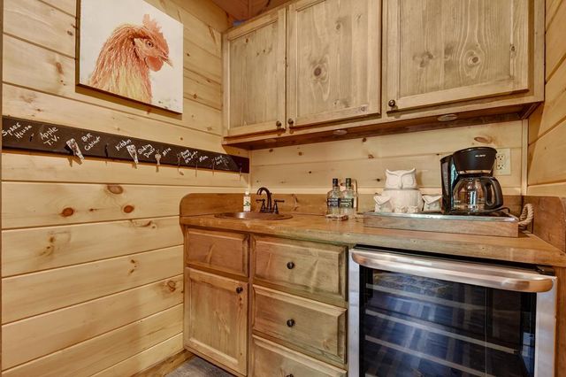 34 Dallas Lane, Blue Ridge, GA 30513