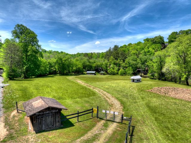 34 Dallas Lane, Blue Ridge, GA 30513