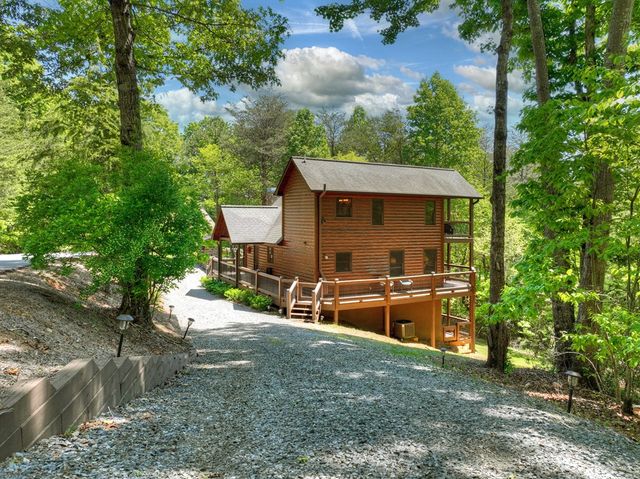 34 Dallas Lane, Blue Ridge, GA 30513