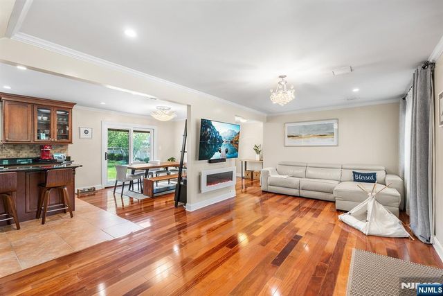 124 Crain Road, Paramus, NJ 07652