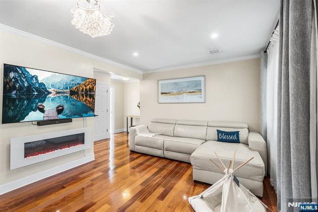 124 Crain Road, Paramus, NJ 07652