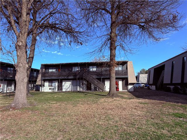 1701 S West End Street 65, Springdale, AR 72764