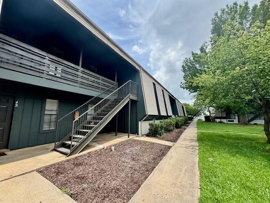 1701 S West End Street 65, Springdale, AR 72764