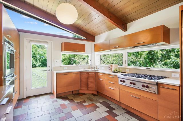 7460 Fair Oaks Drive, Amberley, OH 45237