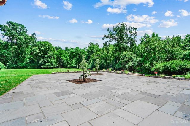 7460 Fair Oaks Drive, Amberley, OH 45237