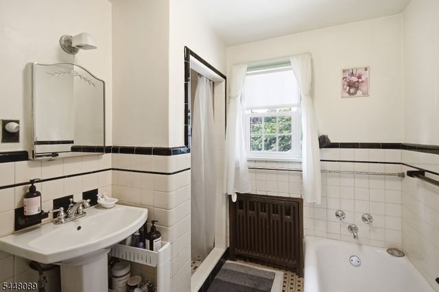 24 Cleveland Ave, Newark City, NJ 07106