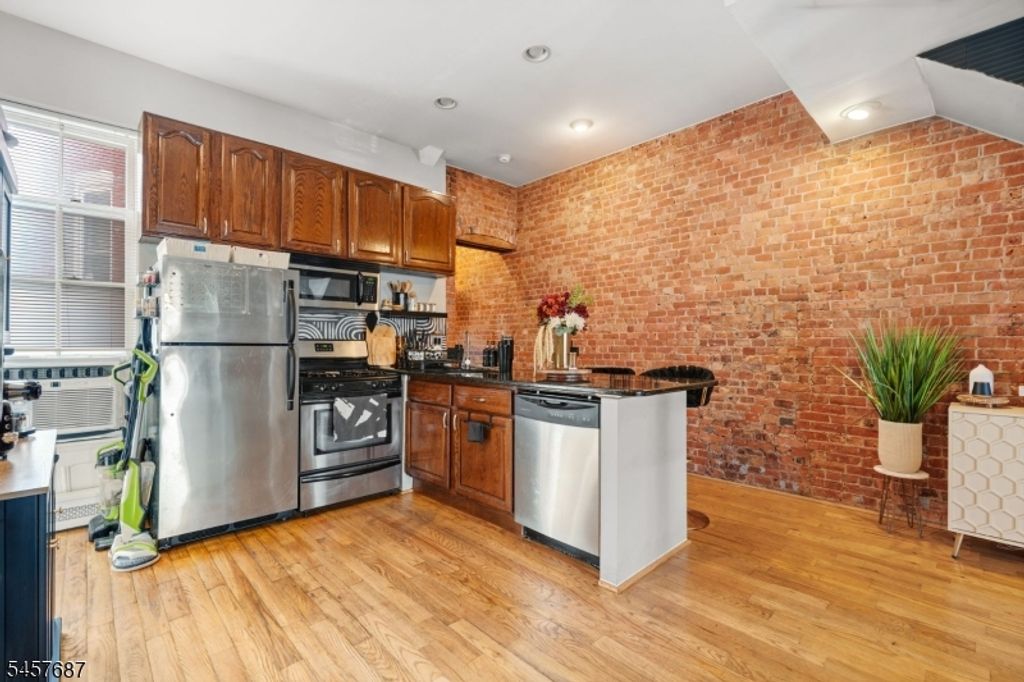 72 Columbia St, Newark City, NJ 07102 — photo 5