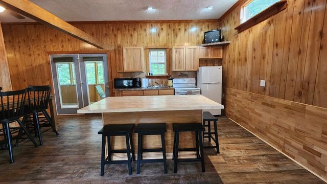 348 Bill Hunter Rd, Celina, TN 38551
