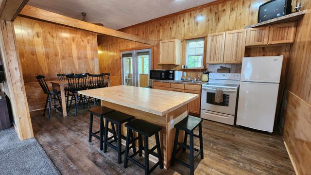 348 Bill Hunter Rd, Celina, TN 38551