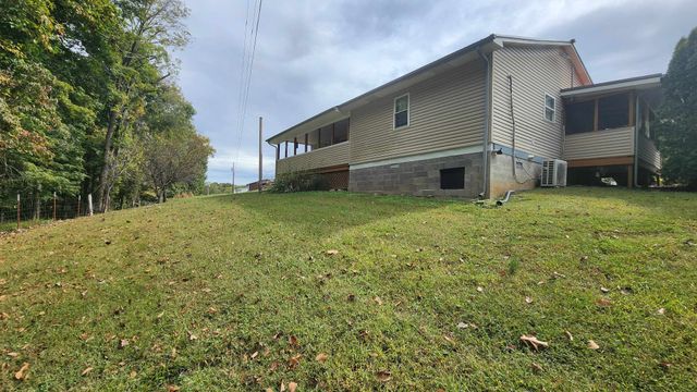 348 Bill Hunter Rd, Celina, TN 38551