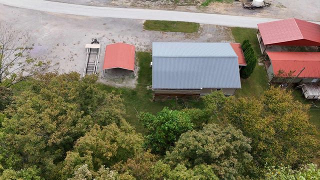 348 Bill Hunter Rd, Celina, TN 38551