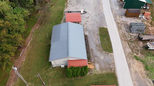 348 Bill Hunter Rd, Celina, TN 38551