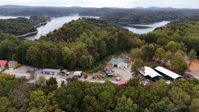 348 Bill Hunter Rd, Celina, TN 38551