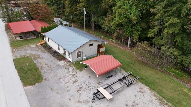 348 Bill Hunter Rd, Celina, TN 38551