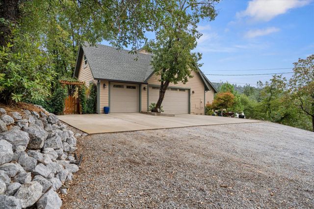 17620 Targa Drive, Shasta Lake, CA 96019