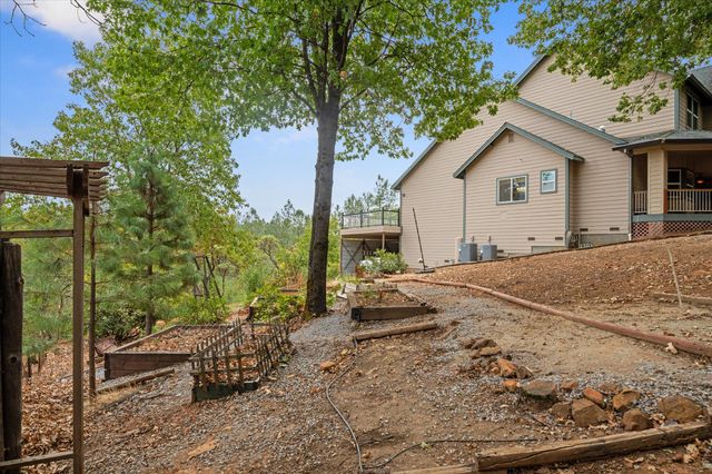17620 Targa Drive, Shasta Lake, CA 96019