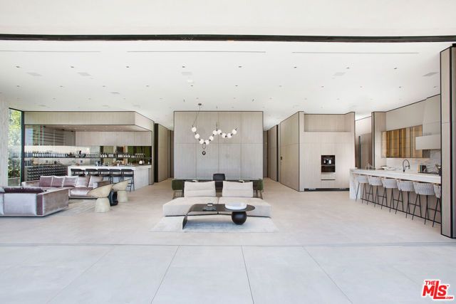 9607 Highridge Drive, Beverly Hills, CA 90210