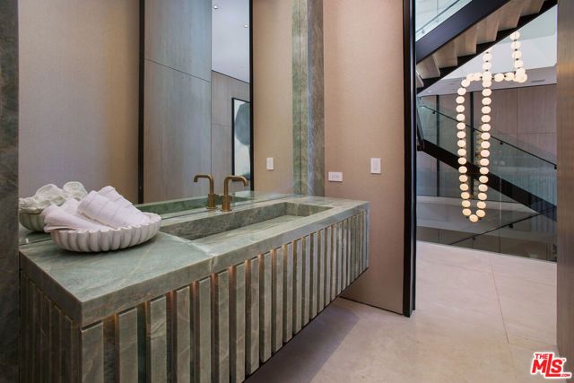 9607 Highridge Drive, Beverly Hills, CA 90210