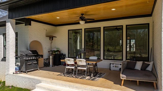 2505 Collins Drive, Conway, AR 72058