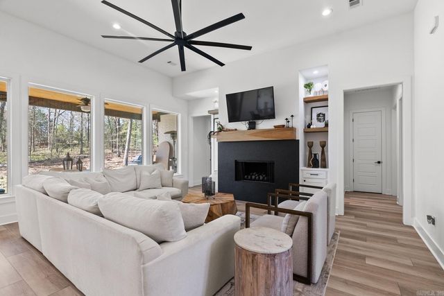 2505 Collins Drive, Conway, AR 72058