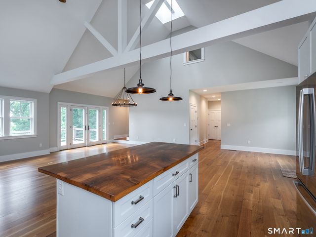 21 Hemlock Road, Roxbury, CT 06783