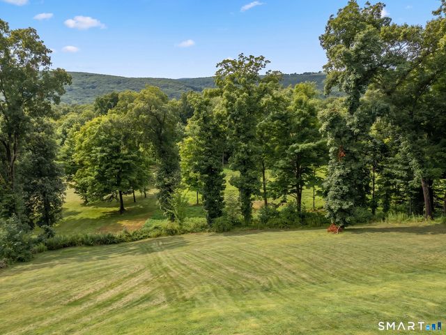 21 Hemlock Road, Roxbury, CT 06783