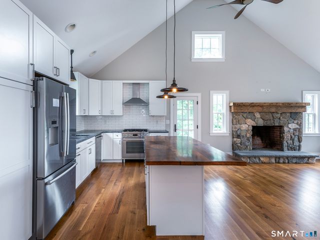 21 Hemlock Road, Roxbury, CT 06783