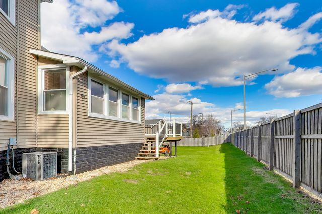 631 S Hale Street, Wheaton, IL 60187