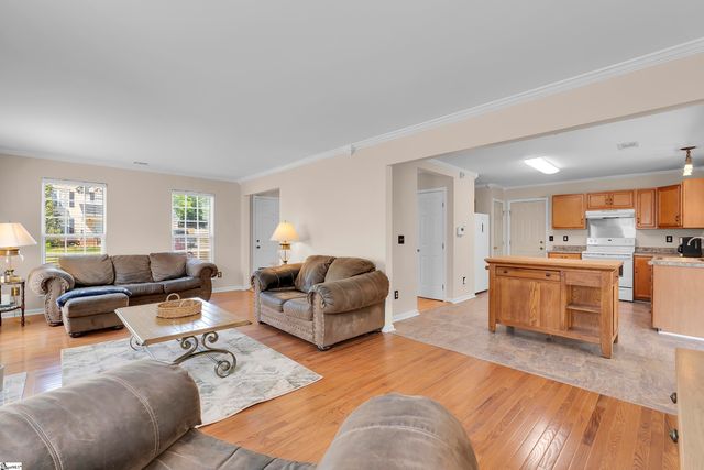 415 Scarlet Oak Drive, Fountain Inn, SC 29644
