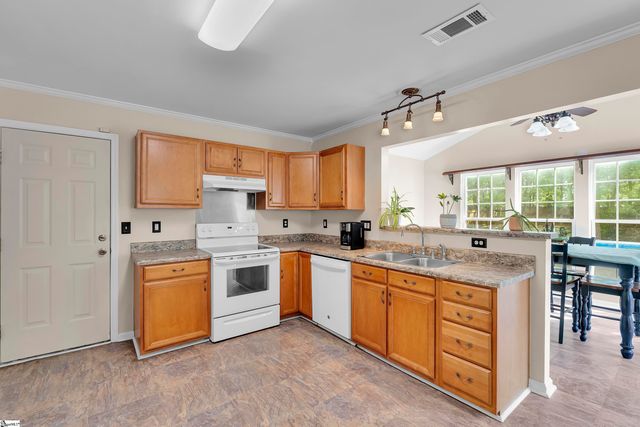 415 Scarlet Oak Drive, Fountain Inn, SC 29644